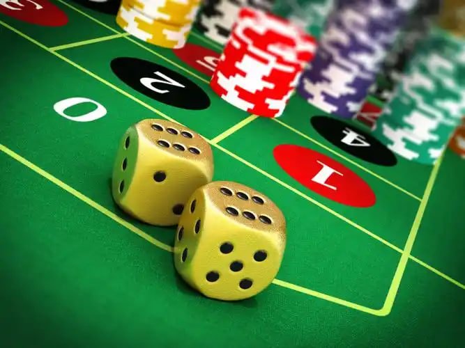 Filipino sports bettor placing a wager on queenbet mobile sportsbook